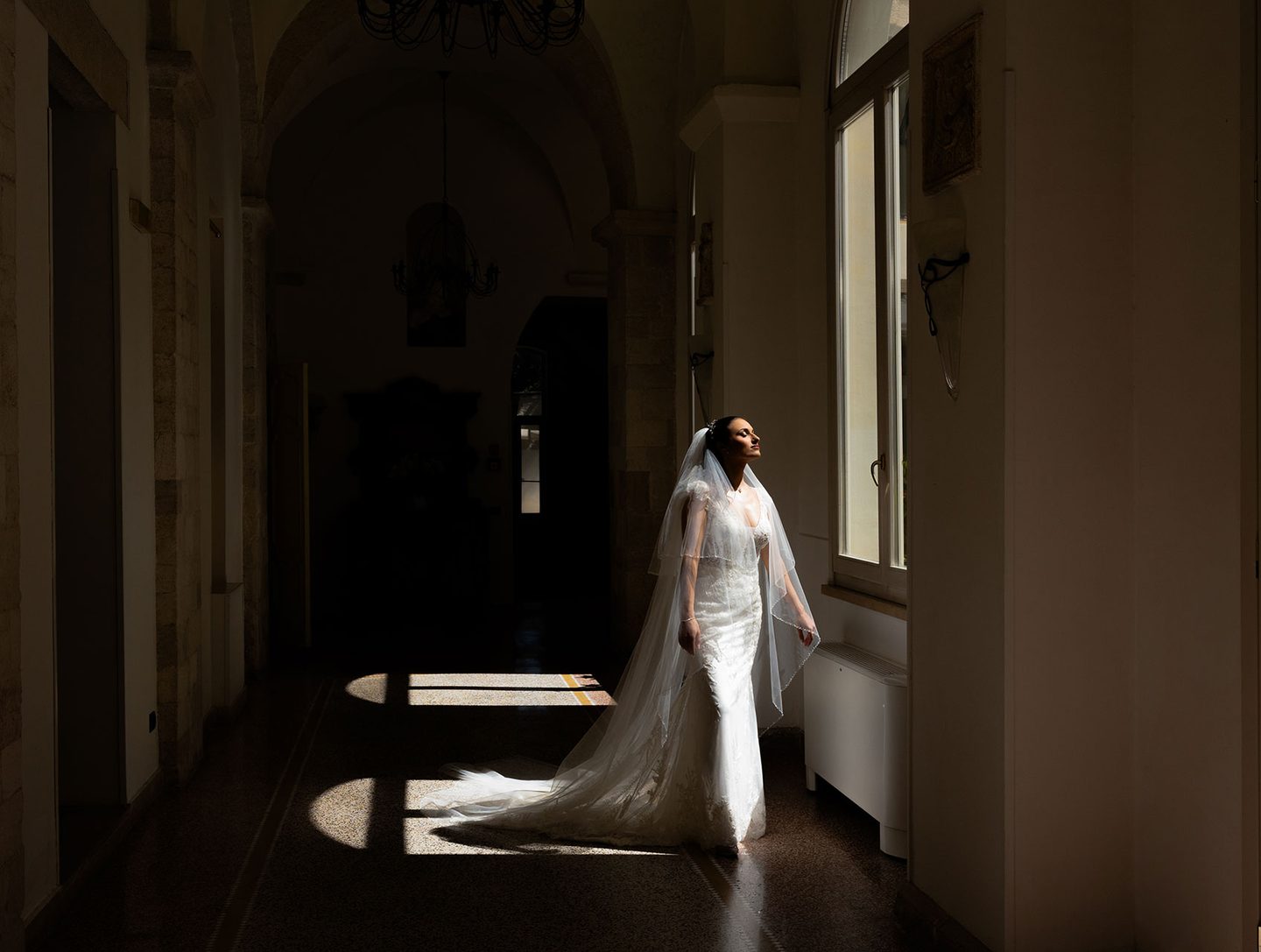 La sposa corridoio palazzo storico