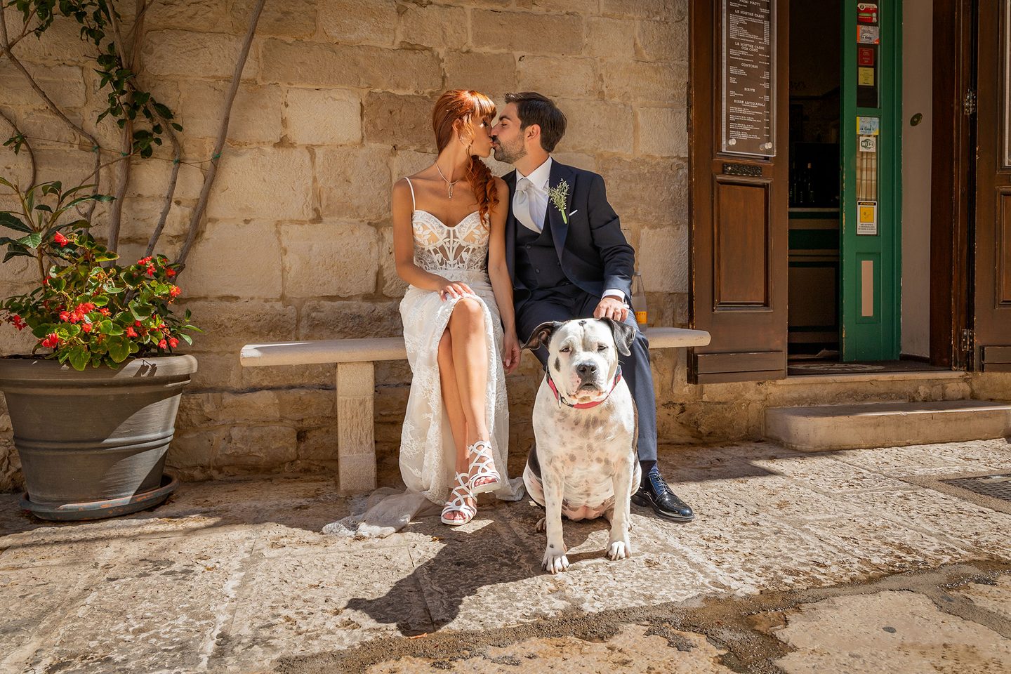 Gli sposi con cane borgo