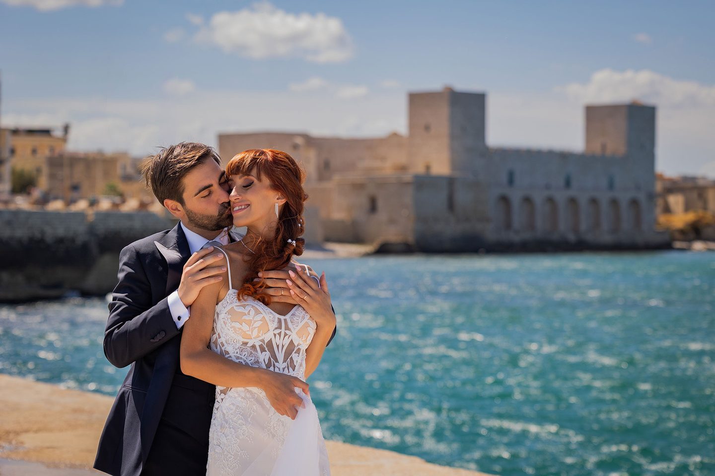 Gli sposi ritratto castello mare